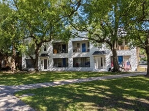 Building Photo - 547 W 28th St