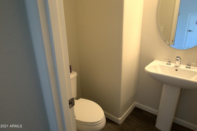 Building Photo - 2090 S Dorsey Ln