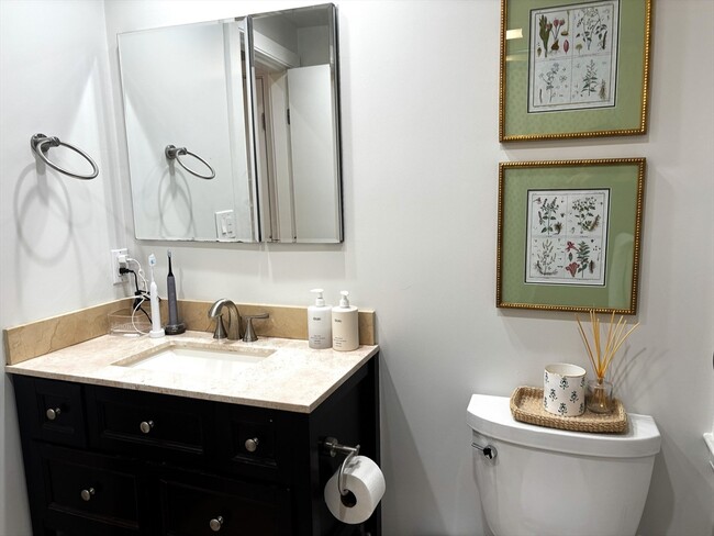 Building Photo - 177 E St