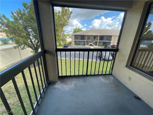 Building Photo - 5325 Summerlin Rd