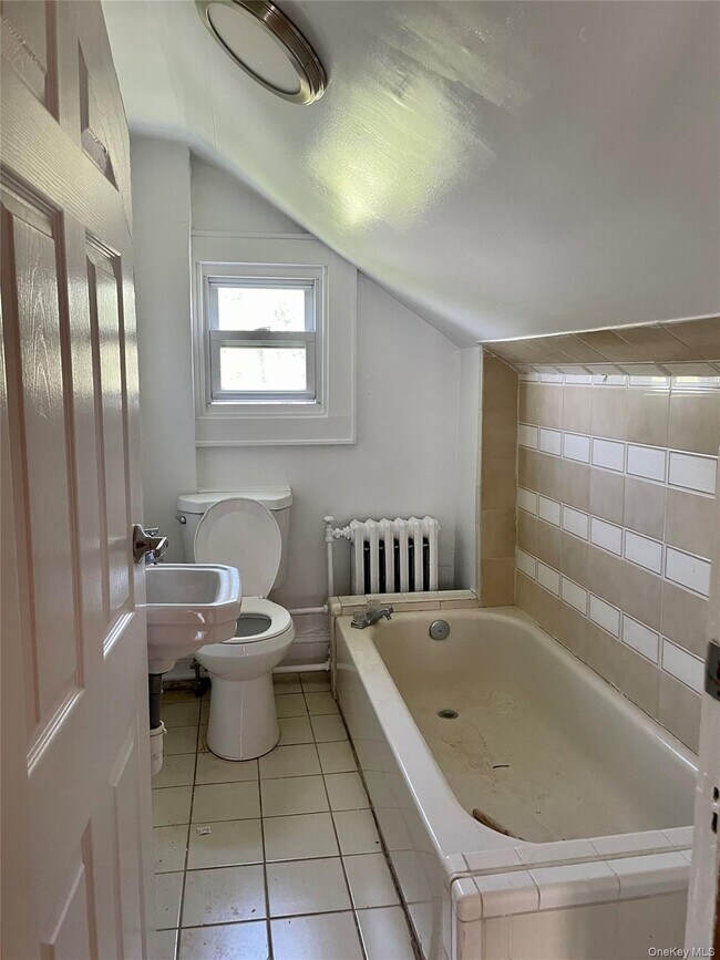 Building Photo - 10 Bowne St