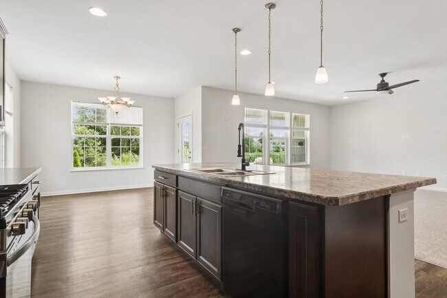 Building Photo - 108 Telluride Ln