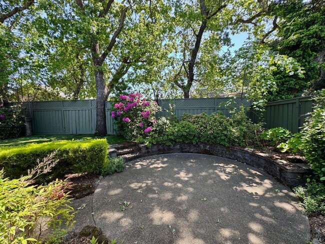 Building Photo - 33 Lande Way