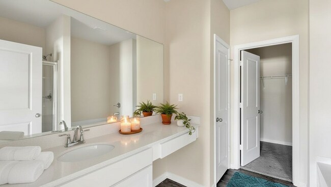 Building Photo - 6966 Rebecca Ln