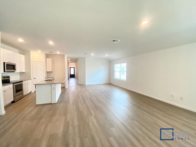 Building Photo - 2720 Coral Vly