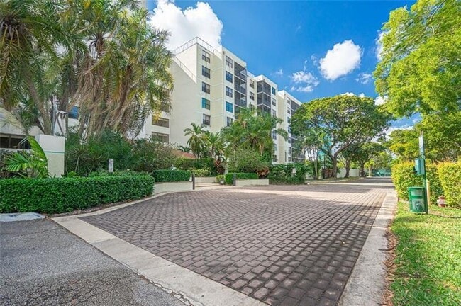 Building Photo - 109 Lake Emerald Dr