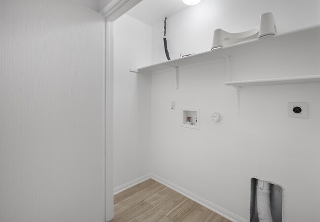 Building Photo - 1518 McCarthy Ave