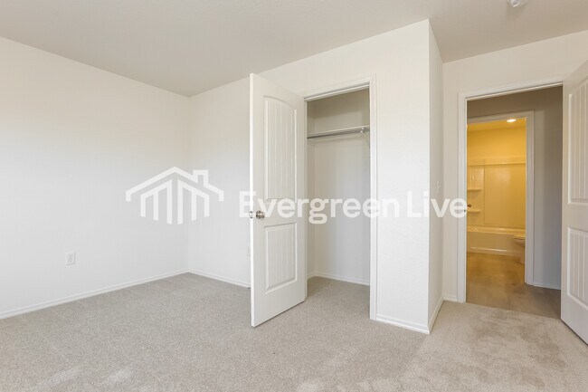 Building Photo - 20 Sourdough Crk Ln