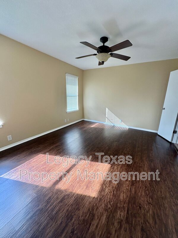 Building Photo - 1208 Lindsey Ln