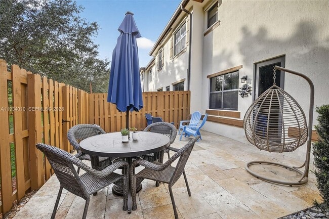 Building Photo - 12140 Village Pl