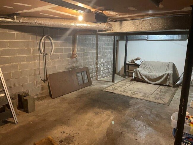 Building Photo - 2519 Hawksbury Ln
