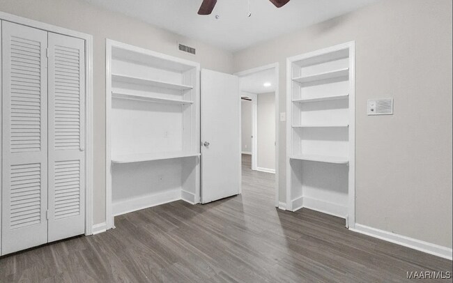 Building Photo - 3667 Willow Ln Dr