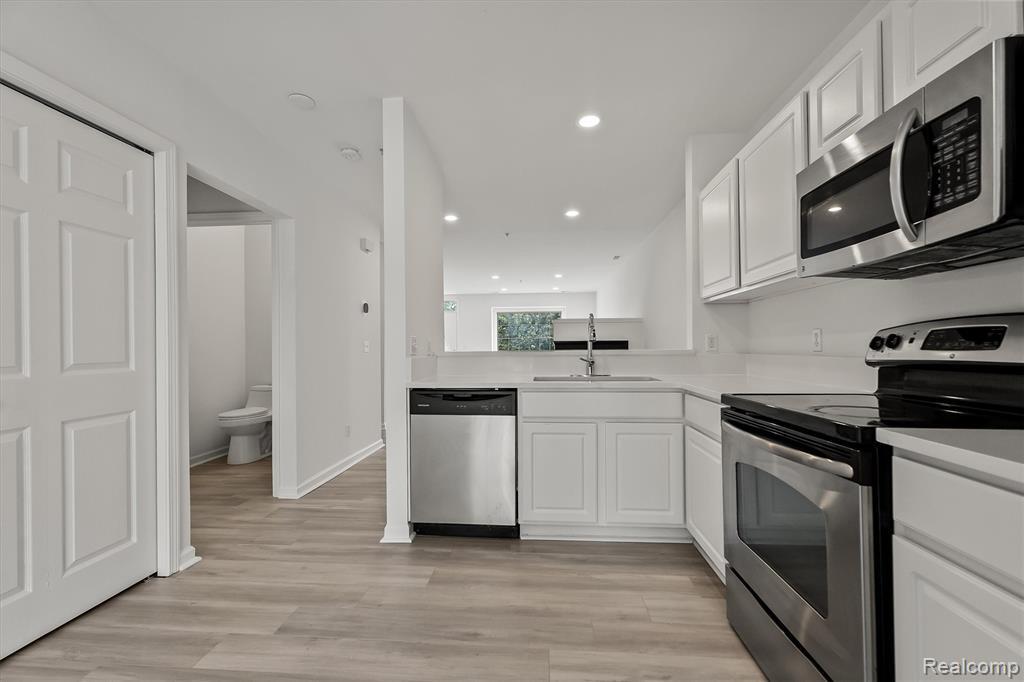 Building Photo - 3094 Camden Dr