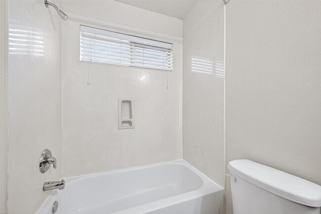 Building Photo - 6030 Wildbriar Ln