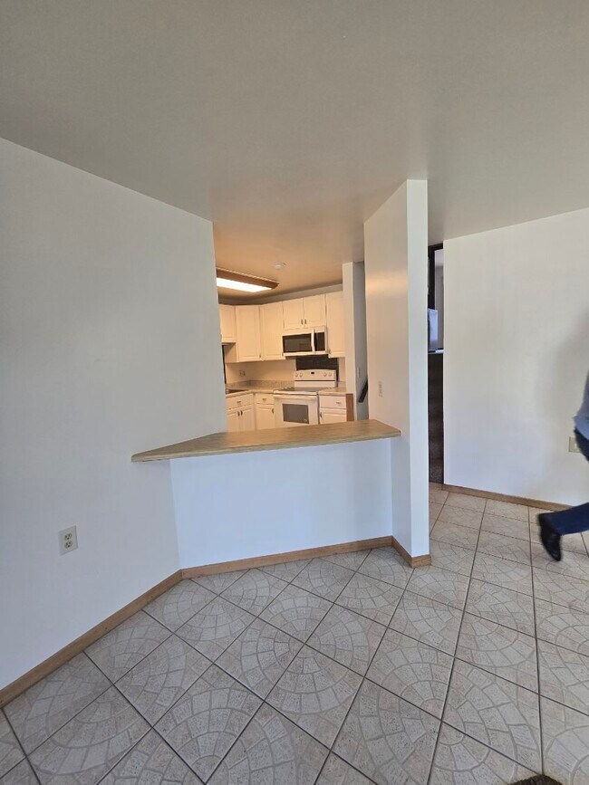 Building Photo - 9020 N Park Plaza Ct
