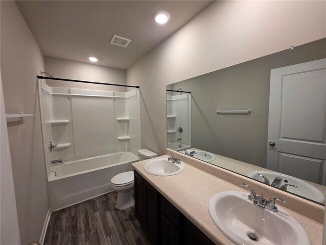 Building Photo - 85 Pointe Pl