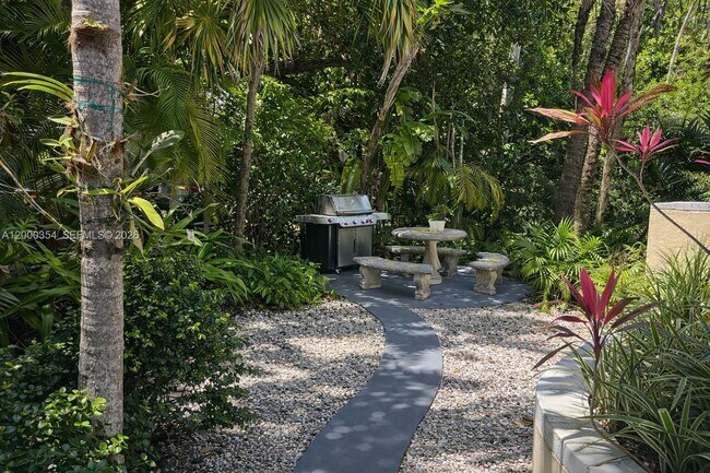 Building Photo - 701 Meridian Ave