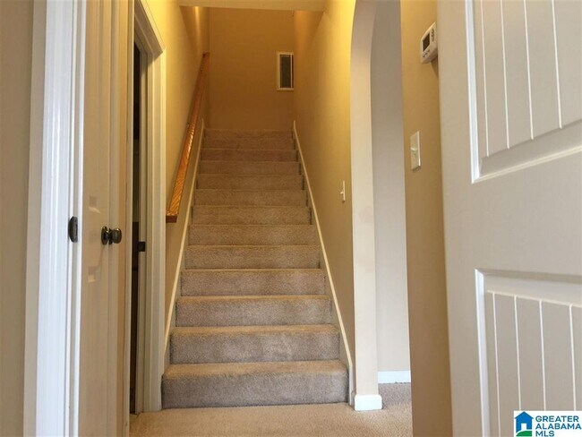 Building Photo - 1033 Ashwood Dr