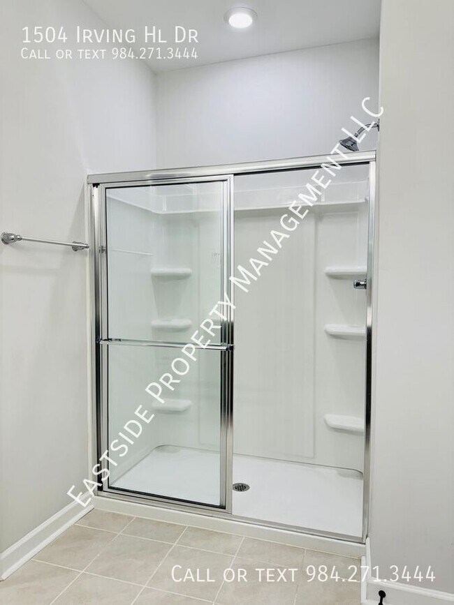 Building Photo - 1504 Irving Hl Dr