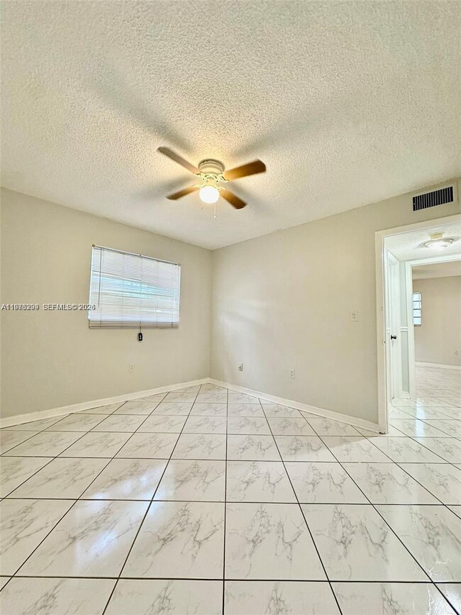 Building Photo - 424 SW 7th St