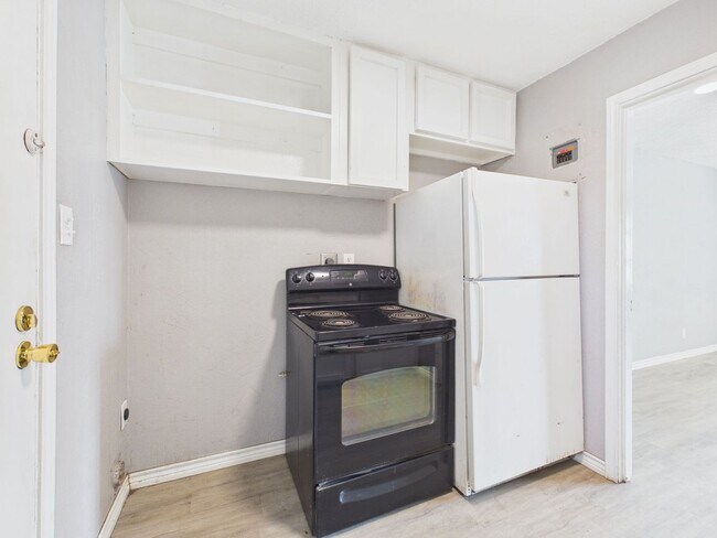 Building Photo - 3010 Westhaven Dr