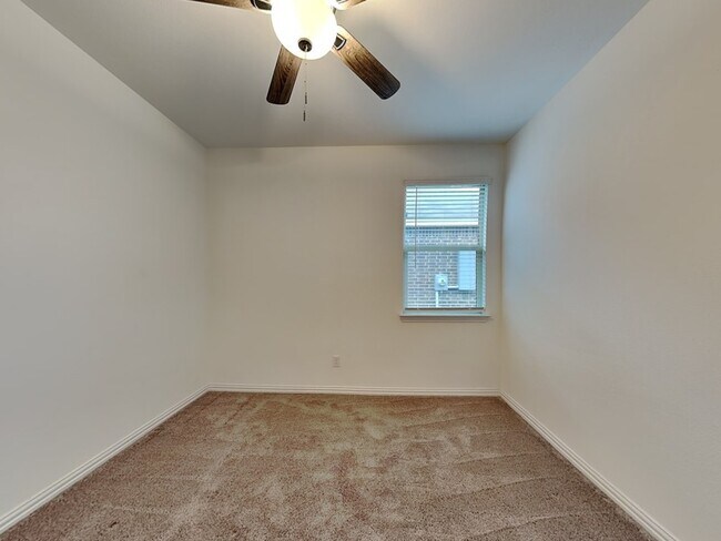 Building Photo - 7209 Dandelion Rd