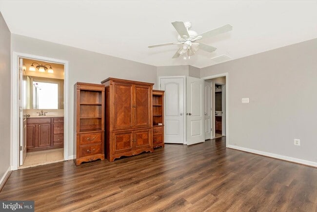 Building Photo - 6226 Newport Pl