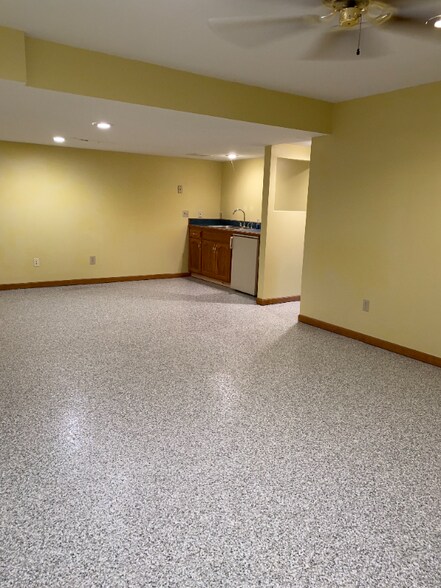 Building Photo - 1415 E 153rd Terrace