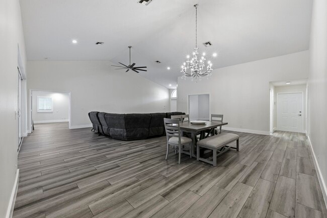Building Photo - 10353 Milburn Ln