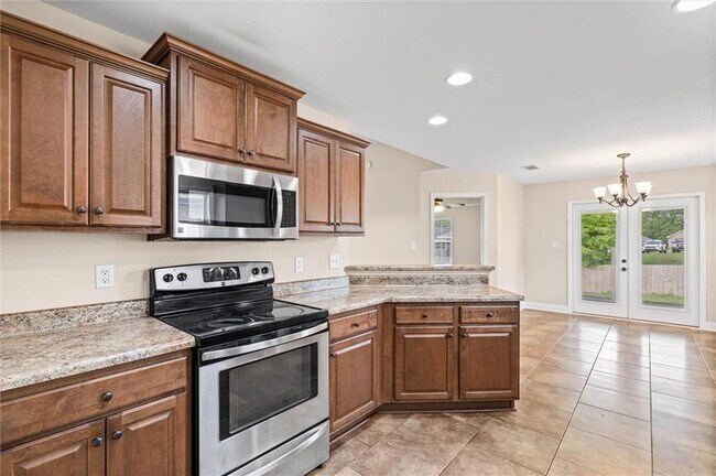 Building Photo - 926 Tudor Ln