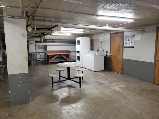 Building Photo - 46 S 8th St