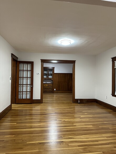 Building Photo - 97 Wellsmere Rd