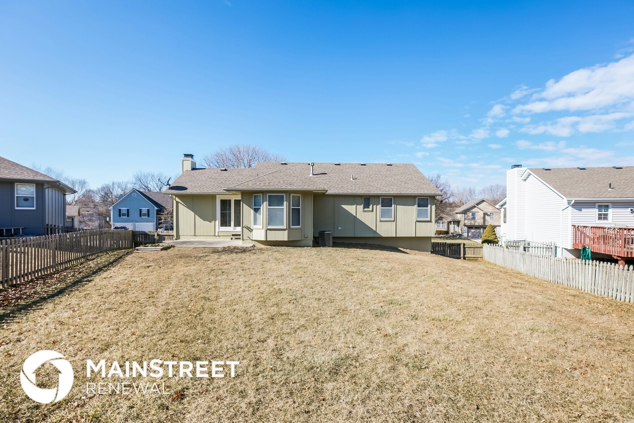 Building Photo - 613 SE Ashton Dr