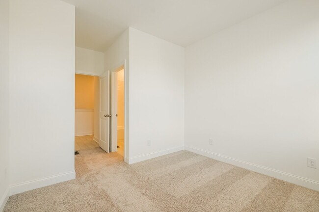 Building Photo - 514 Alice Wy