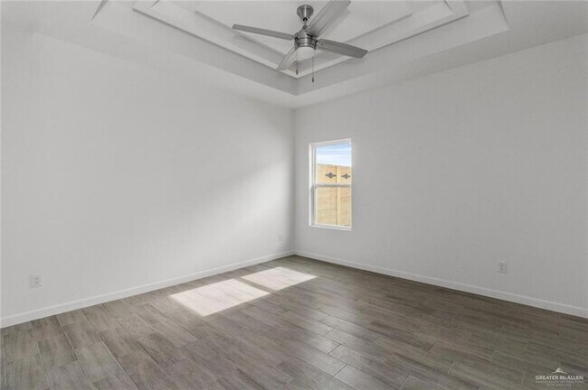 Building Photo - 304 W Campeche Ave