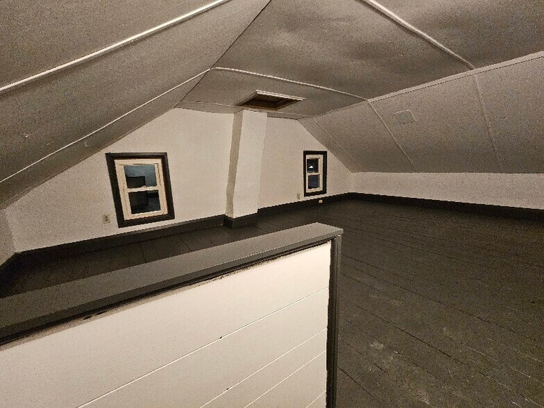 Building Photo - 135 Barto Rd