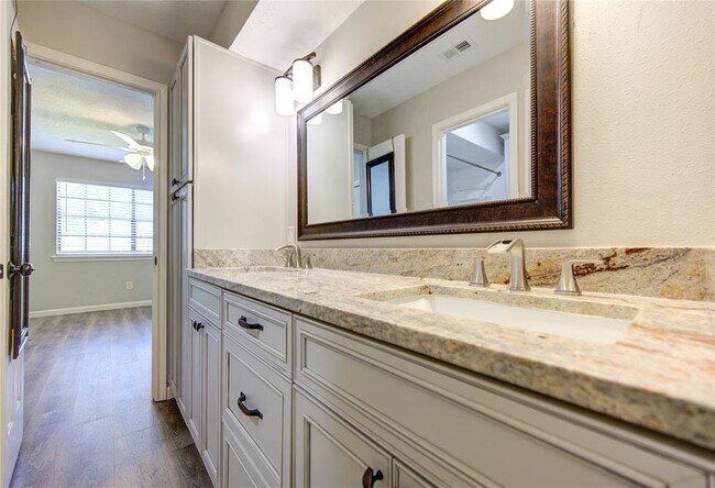 Building Photo - 4927 Kenlake Grove Dr