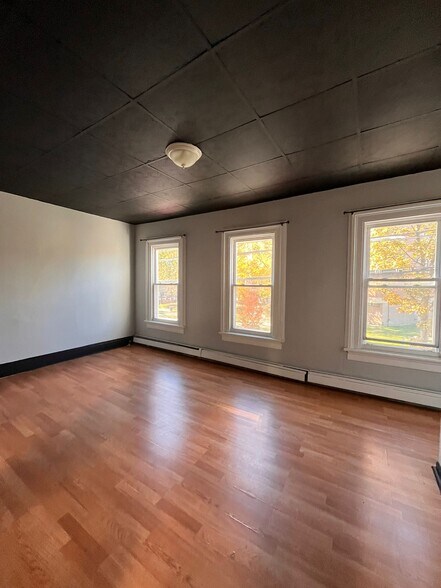 Building Photo - 112 Linden Ave