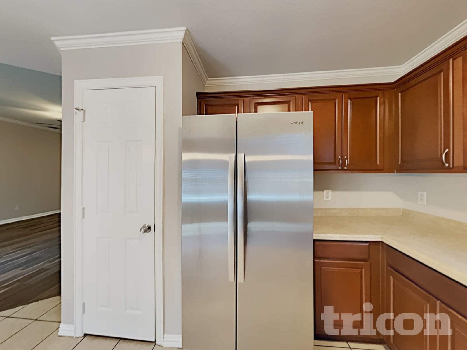 Building Photo - 310 Southlake Dr