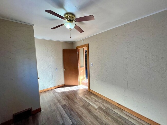 Building Photo - 2 Bed 1 Bath Single Family Home in Rhinelander
