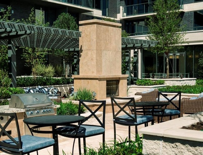 Building Photo - Surely you must be joking about this Studi...