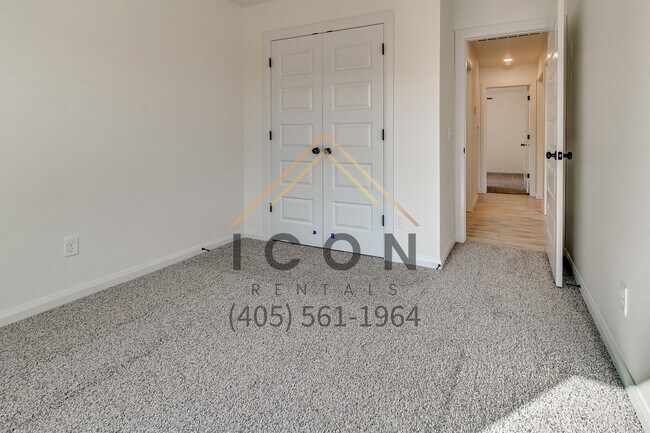 Building Photo - 8429 Stonewood Dr