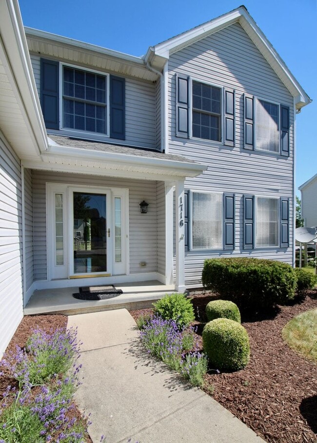 Building Photo - 3 Bedroom House for Rent