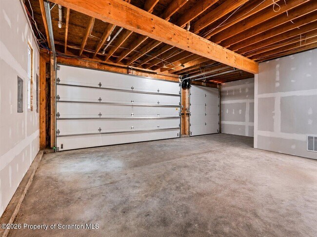 Building Photo - 523 Meyer St