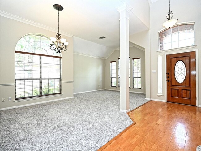 Building Photo - 11017 Rio Vista Dr