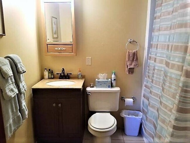 Building Photo - Great home, great quiet neighborhood!