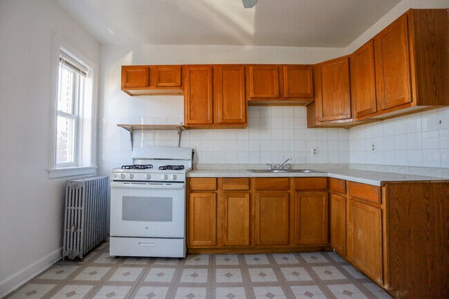 Building Photo - 5931 N Northwest Hwy