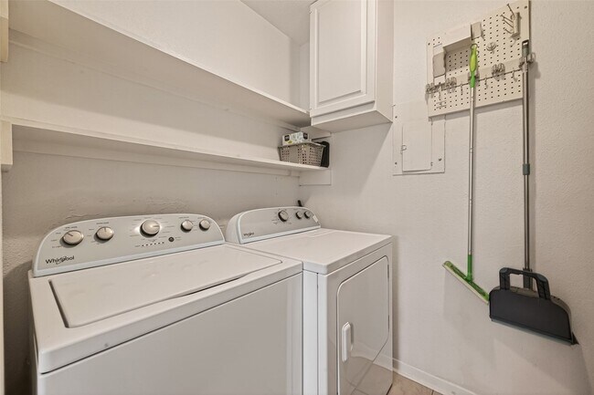 Building Photo - 6404 Burgoyne Dr.