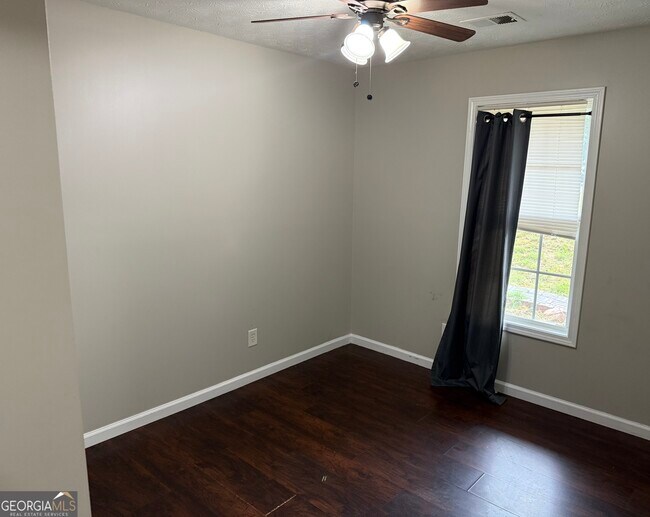 Building Photo - 573 Elrod Ave