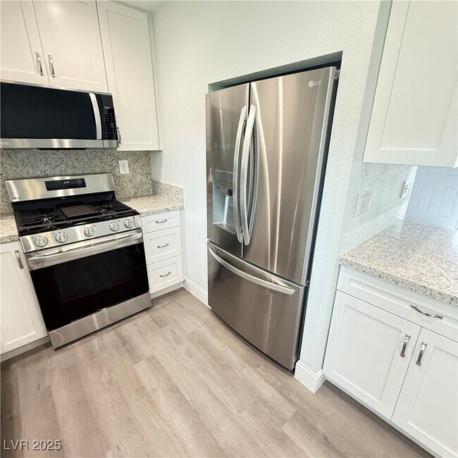 Building Photo - 508 Woodcrest Ct